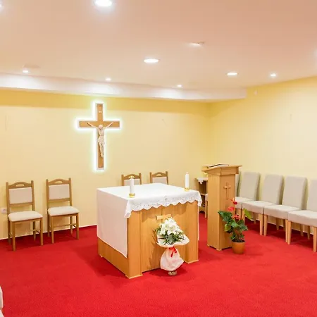 Polski Dom Pielgrzyma Krolowej Apostolow Pokoju Отель